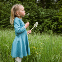 Iobio kjole i økologisk bomuld - vintage blue dandelion