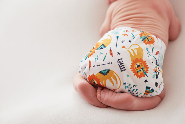 Blümchen nyfødt cover med lækagebarriere  - blå